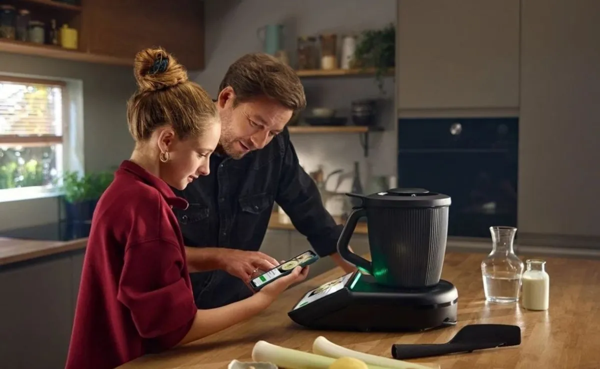 Thermomix ile tarif hazırlayan aile