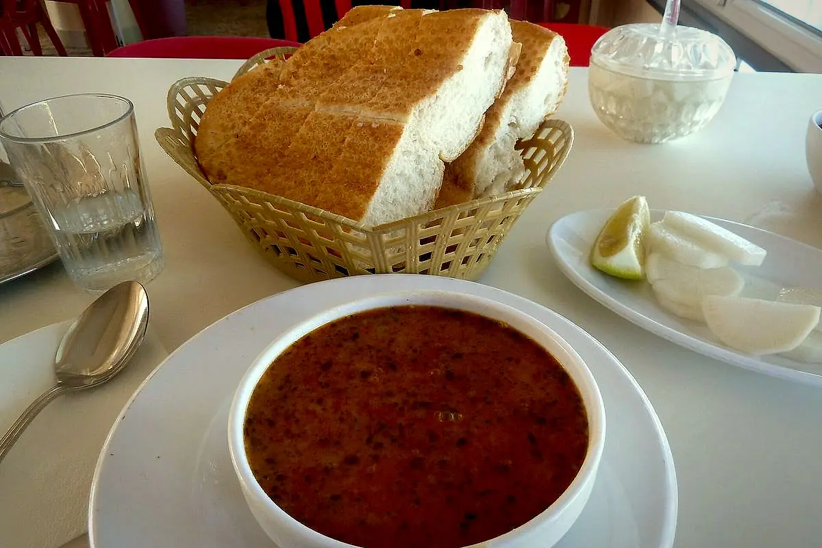 Ezogelin Çorbası tarifi