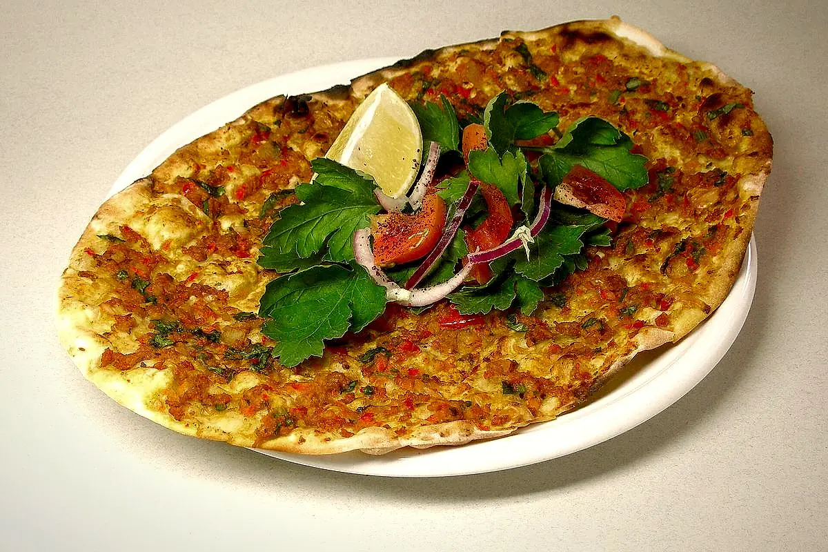 Ev Yapımı Lahmacun tarifi