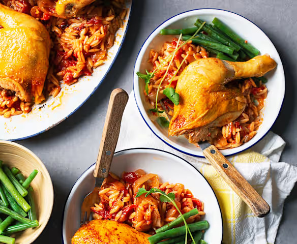 Domates Soslu, Arpa Şehriyeli Bütün Tavuk