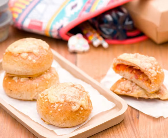 Ketçap ve Biber Dolgulu Poğaça